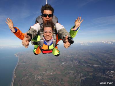 ABEILLE PARACHUTISME ABEILLE PARACHUTISME